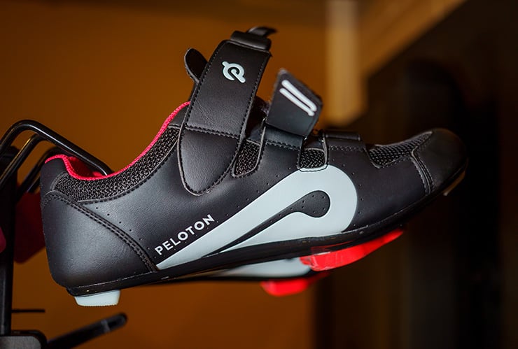 how to unclip peleton shoes 