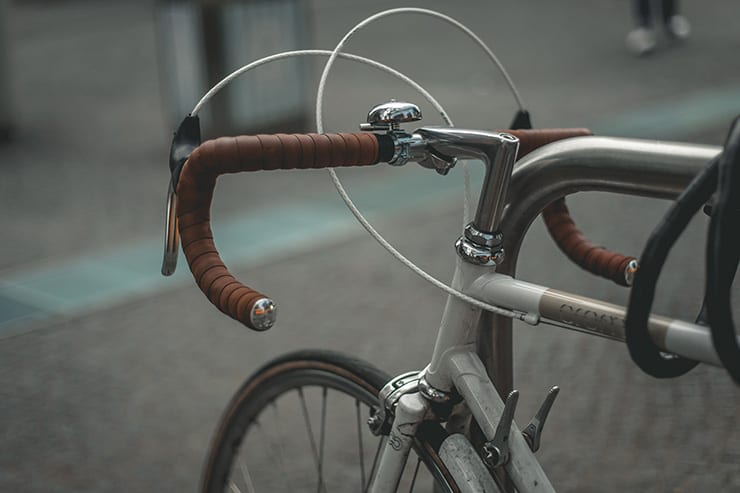 why are road bike handlebars curved featured